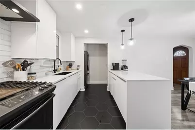 591 Thompson Run Rd, Ross Twp, PA 15237 - Photo 10