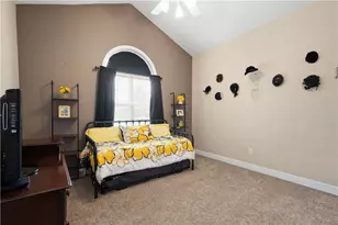 1045 Maplewood Dr, Cecil, PA 15317 - Photo 24