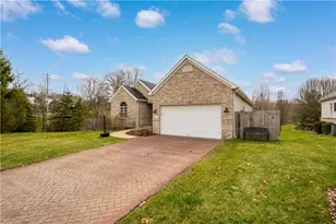 1045 Maplewood Dr, Cecil, PA 15317 - Photo 38