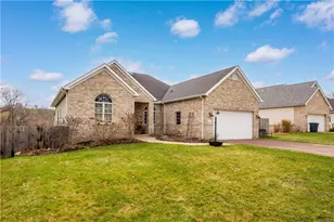 1045 Maplewood Dr, Cecil, PA 15317 - Photo 2