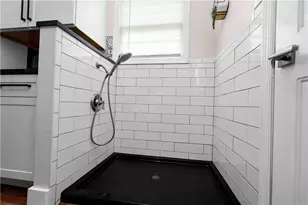 1045 Maplewood Dr, Cecil, PA 15317 - Photo 14