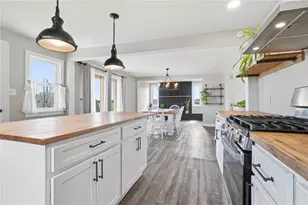 13694 S Perry Ln, Washington Twp, PA 16412 - Photo 10