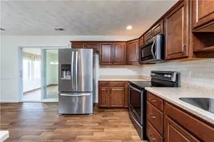 575 Sunview Cir, Derry Township, PA 15650 - Photo 12