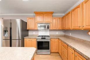 605 Amy Ln, Center Township, PA 16001 - Photo 12