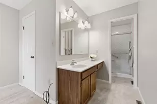 1113 Old Farm Rd, Cecil, PA 15055 - Photo 18