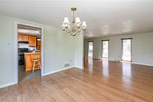 103 Tynewood Dr, Wilkins Township, PA 15145 - Photo 6