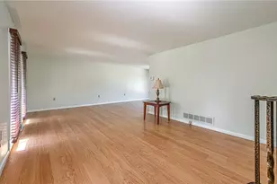 103 Tynewood Dr, Wilkins Township, PA 15145 - Photo 4