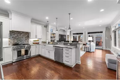 1401 Navahoe Dr, Pittsburgh, PA 15228 - Photo 4