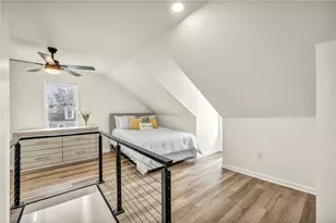 5115 Poe Wy, Pittsburgh, PA 15201 - Photo 4