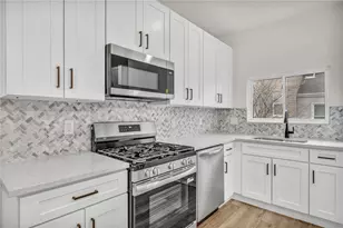 5115 Poe Wy, Pittsburgh, PA 15201 - Photo 8