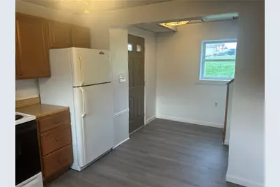 241 E Fairview Ave, Connellsville, PA 15425 - Photo 8