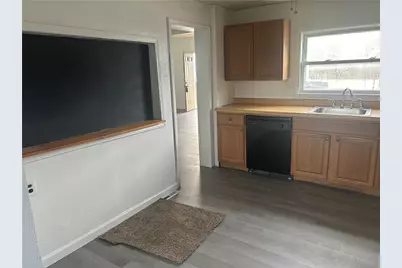 241 E Fairview Ave, Connellsville, PA 15425 - Photo 10