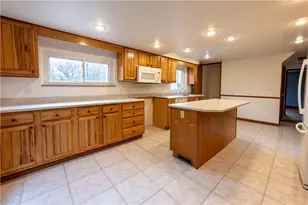 120 Mildred Ln, Pittsburgh, PA 15116 - Photo 10