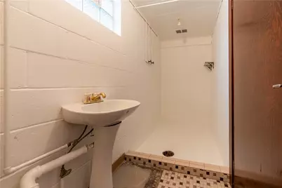 120 Mildred Ln, Pittsburgh, PA 15116 - Photo 26