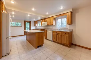 120 Mildred Ln, Pittsburgh, PA 15116 - Photo 8