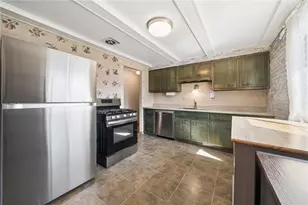 428 Crestview Dr, Pittsburgh, PA 15239 - Photo 12