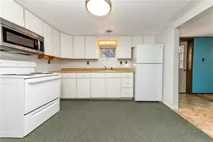 1776 Jackson Center Polk Rd, Mineral Township, PA 16153 - Photo 10