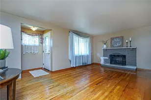 421 Wyndhurst Dr, Moon/Crescent Twp, PA 15108 - Photo 6