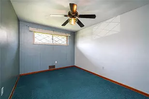 421 Wyndhurst Dr, Moon/Crescent Twp, PA 15108 - Photo 22