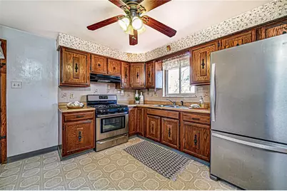 421 Wyndhurst Dr, Moon/Crescent Twp, PA 15108 - Photo 14