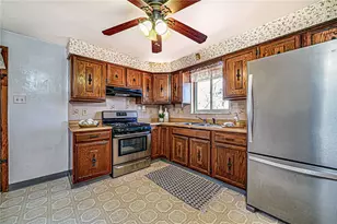 421 Wyndhurst Dr, Moon/Crescent Twp, PA 15108 - Photo 14