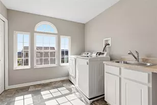 424 Patriot Dr, Collier Township, PA 15106 - Photo 32