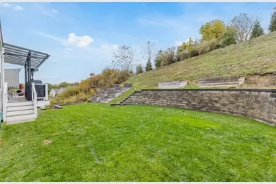 424 Patriot Dr, Collier Township, PA 15106 - Photo 4