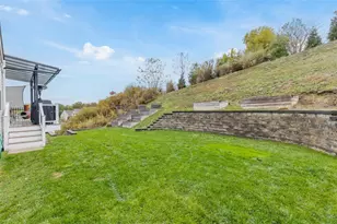 424 Patriot Dr, Collier Township, PA 15106 - Photo 4