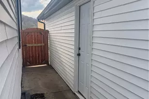 2207 7th Ave Rear, Beaver Falls, PA 15010 - Photo 12