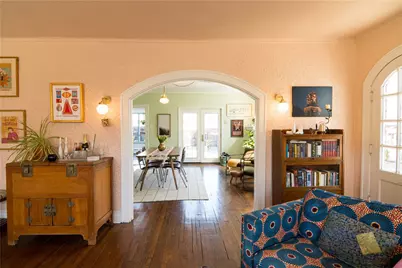 6673 Kinsman Rd, Pittsburgh, PA 15217 - Photo 4