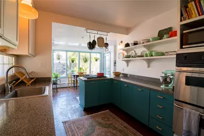 6673 Kinsman Rd, Pittsburgh, PA 15217 - Photo 10