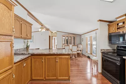 20 W Rock Lake Ct, Jackson Township, PA 16063 - Photo 10