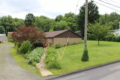 204 Cambria Ave, Avonmore, PA 15618 - Photo 2