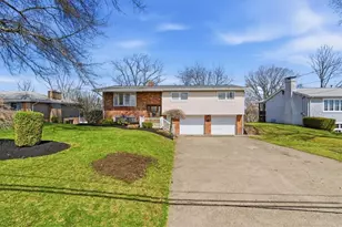 611 Longvue Dr, Canonsburg, PA 15342 - Photo 2