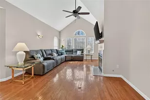 707 Wilshire Cir, Seven Fields Boro, PA 16046 - Photo 4