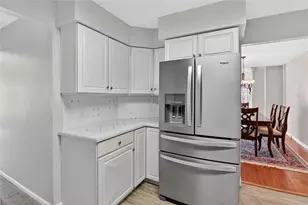 707 Wilshire Cir, Seven Fields Boro, PA 16046 - Photo 14