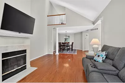 707 Wilshire Cir, Seven Fields Boro, PA 16046 - Photo 6