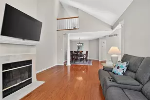 707 Wilshire Cir, Seven Fields Boro, PA 16046 - Photo 6