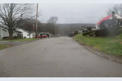 1421 Davidson St, Wampum, PA 16157 - Photo 2