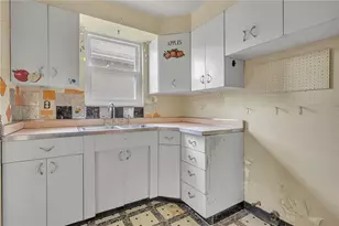 2919 Pioneer Ave, Pittsburgh, PA 15226 - Photo 14