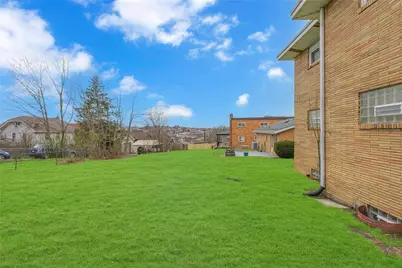 2919 Pioneer Avenue, Pittsburgh, PA 15226 - Photo 4