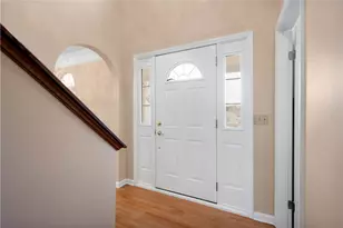 409 Snowberry Ln, Cranberry Township, PA 16066 - Photo 4