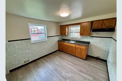 418 Baker Ave, Clairton, PA 15025 - Photo 6