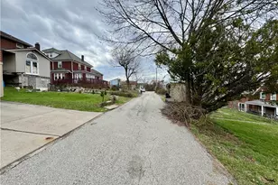 418 Baker Ave, Clairton, PA 15025 - Photo 28