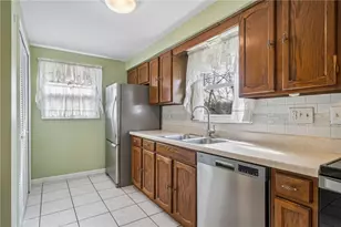 834 Blue Ridge Rd, Pittsburgh, PA 15239 - Photo 10