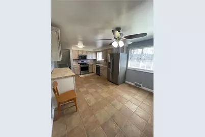 1419 Cardinal Dr, Scott Township, PA 15243 - Photo 8