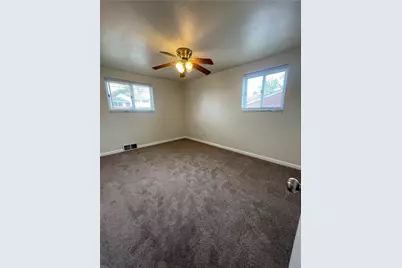1419 Cardinal Dr, Scott Township, PA 15243 - Photo 12