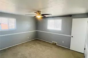 1419 Cardinal Dr, Scott Township, PA 15243 - Photo 10