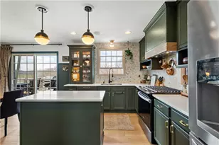 1024 Greenfield Dr, Cecil, PA 15317 - Photo 8