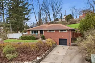 2386 Crestview Rd, Pittsburgh, PA 15216 - Photo 2